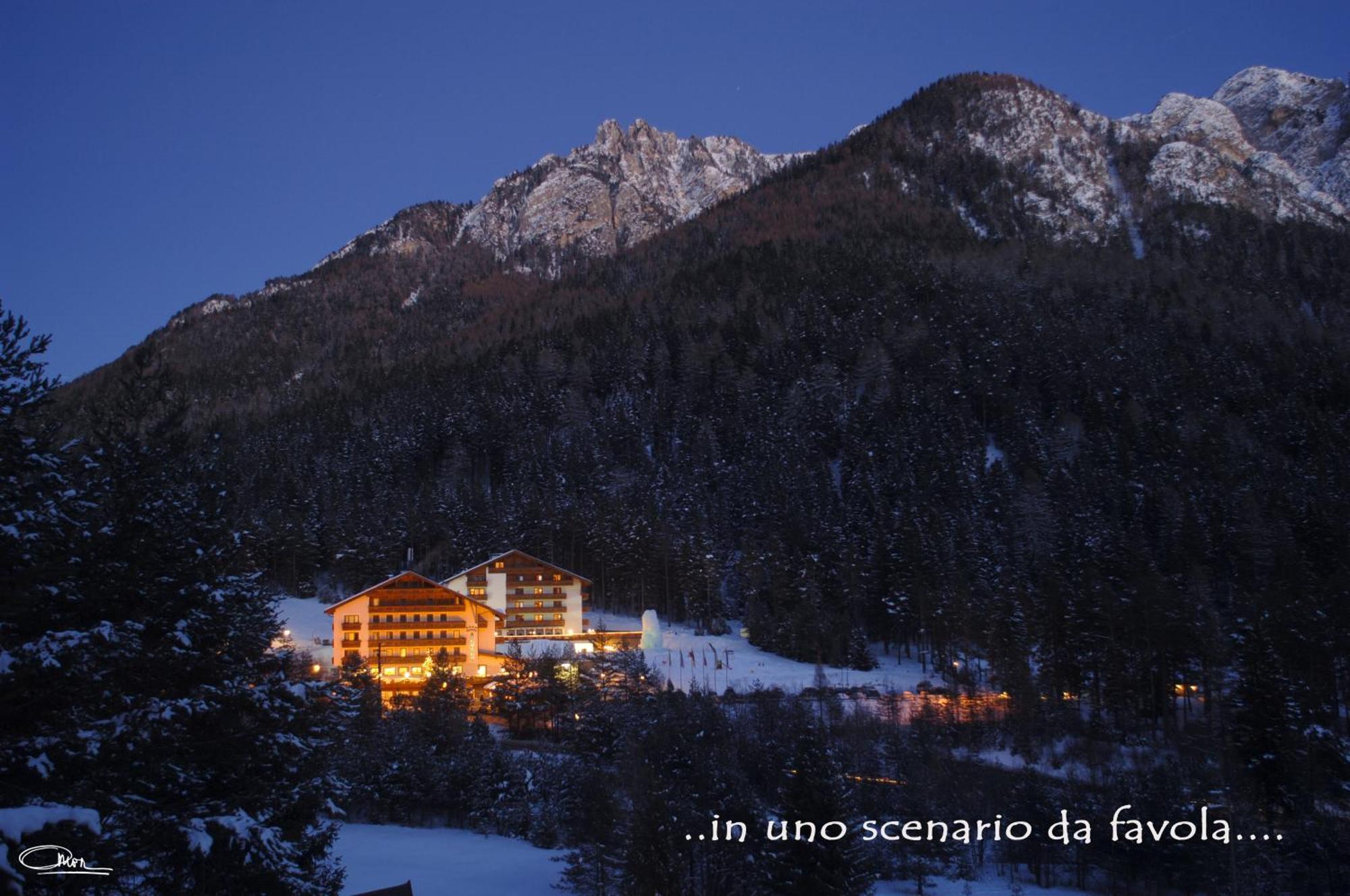 Hotel Shandranj เตเซโร ภายนอก รูปภาพ